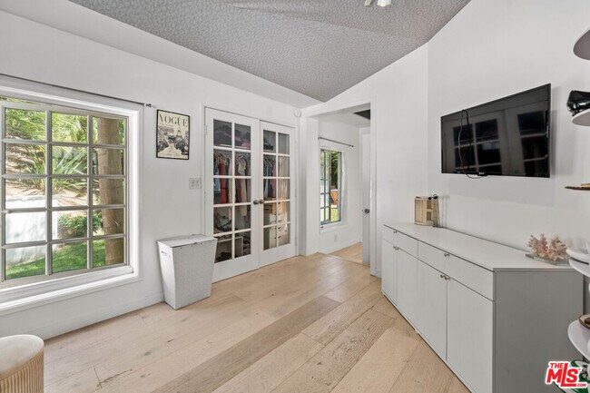 Building Photo - 3614 Malibu Country Dr