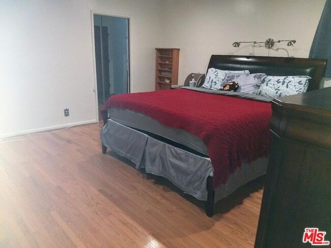 Building Photo - 7720 Cowan Ave