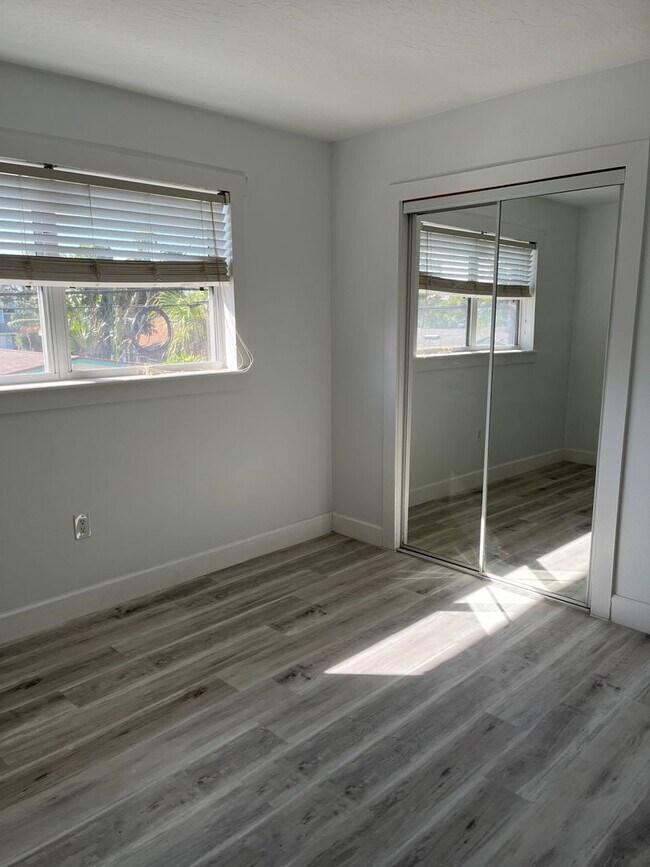 Building Photo - Ocean Breeze 16