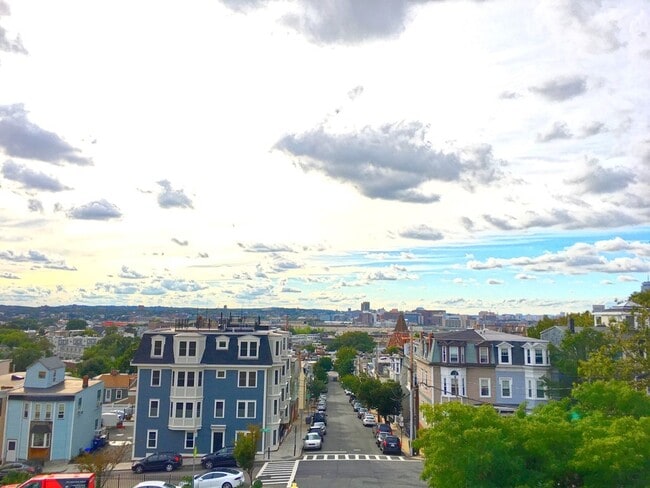 Building Photo - 37 Telegraph St