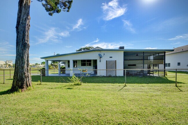 Building Photo - 6698 Belvedere Rd