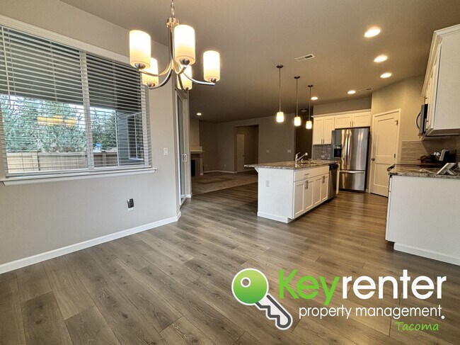 Building Photo - Beautiful 4 Bedroom 2.5 Bathroom Tacoma Home for Rent in Secluded Community!