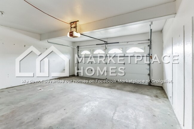 Building Photo - 1608 Tonopah Dr