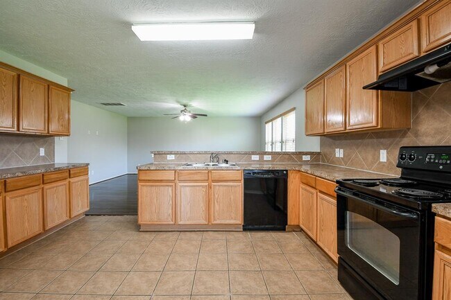 Building Photo - 10502 Scenic Cove Ct