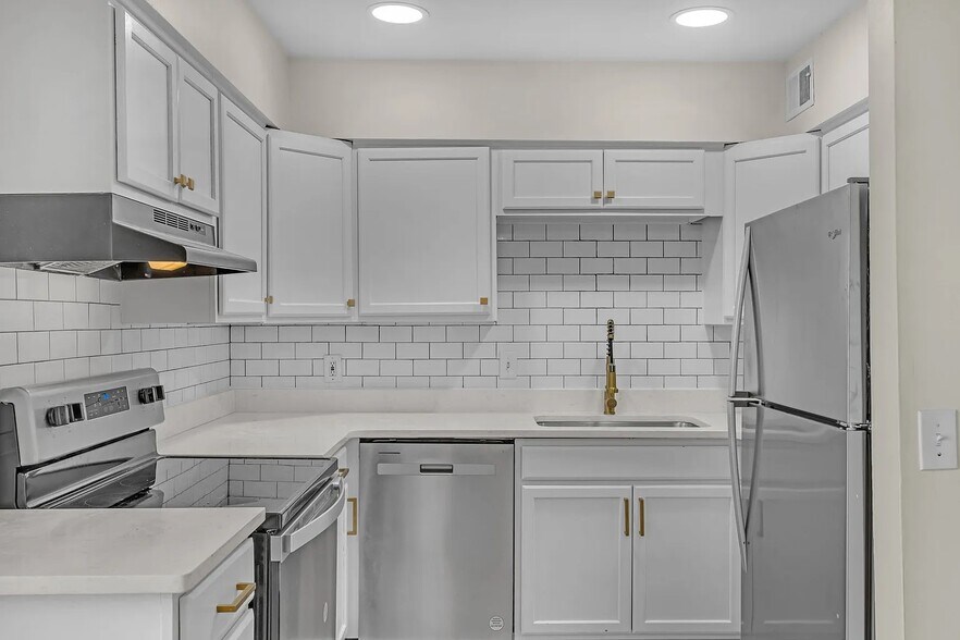 Kitchen - 4958 Edmondson Pike