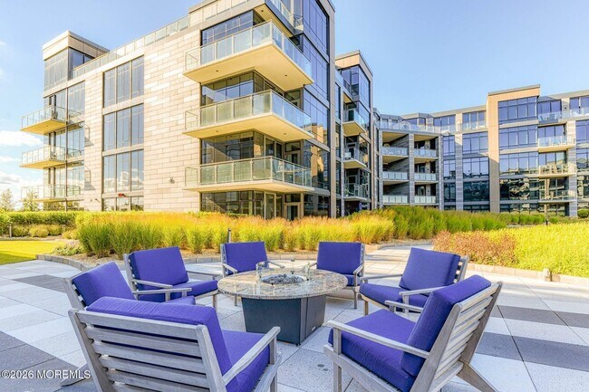 Building Photo - 15 Morris Ave