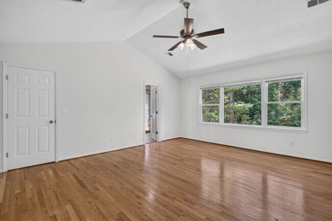Building Photo - Beautiful home in Spring Valley