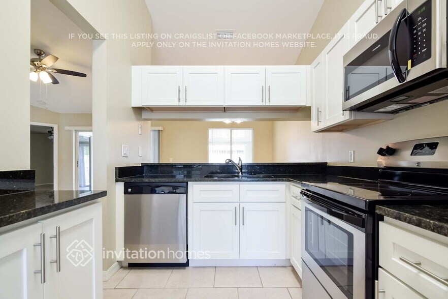 Building Photo - 1330 Coolmont Dr