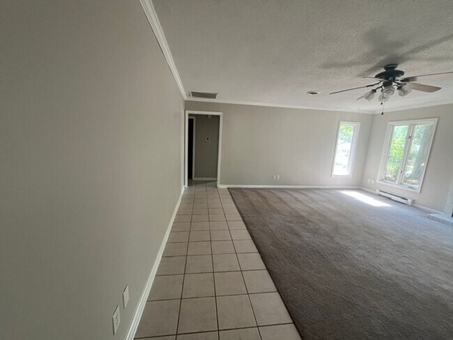Building Photo - 4804 Yorkwood Dr