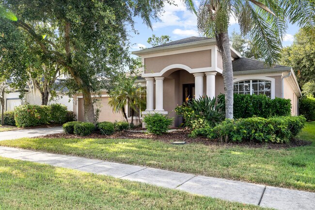 Building Photo - 27417 Silver Thatch Dr