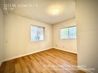 Building Photo - 1213 NE 102nd St