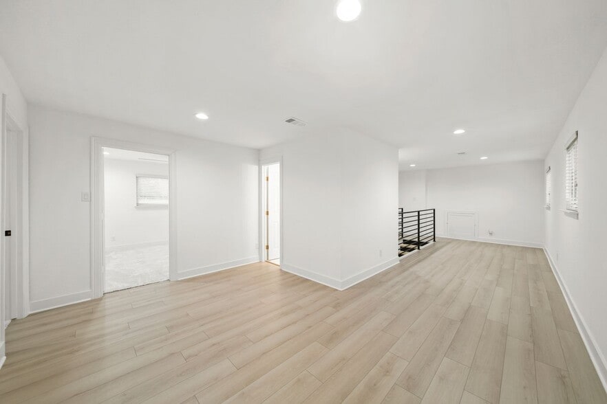 Building Photo - 6010 Rutherglenn Dr