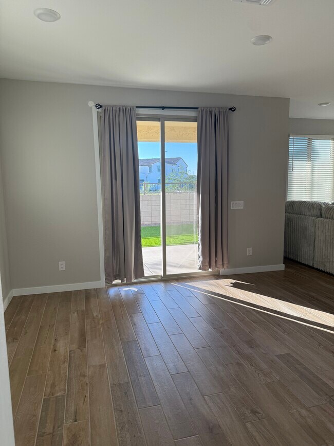 Building Photo - 18085 W Lupine Ave