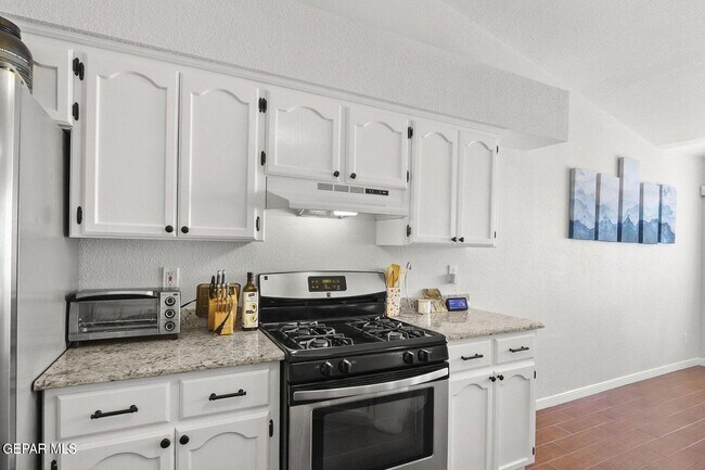 Building Photo - 10912 Loma De Luz Pl