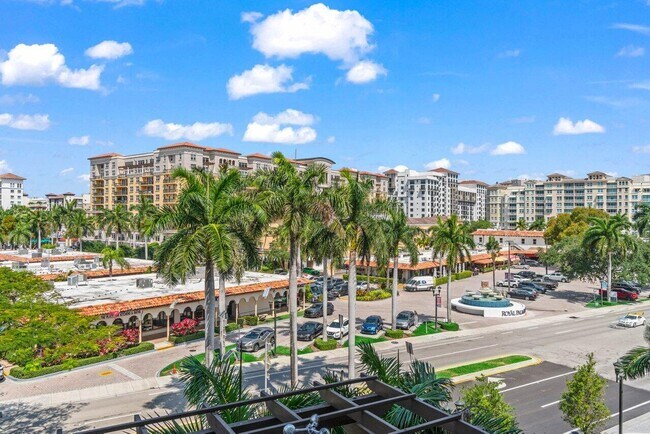 Building Photo - 220 SE Mizner Blvd