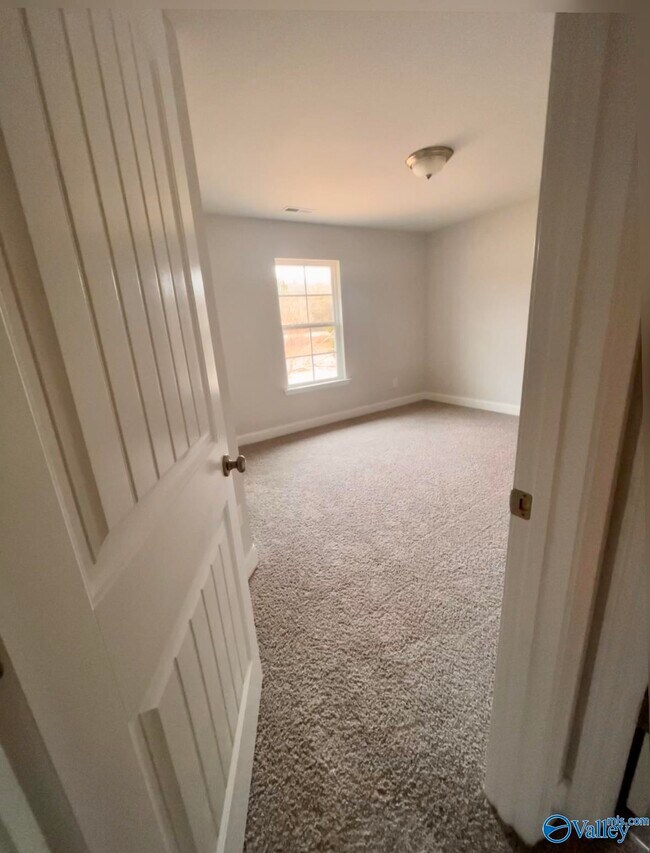 Building Photo - 272 Abercorn Dr