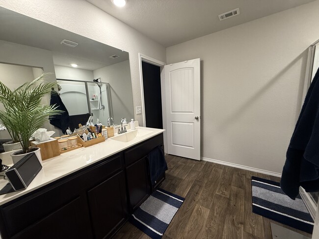 Building Photo - 15205 Upland Willow Rd