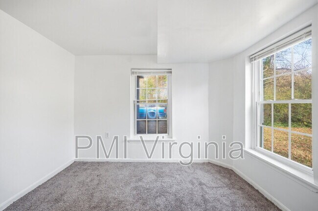 Building Photo - 1482 Old Virginia Beach Rd