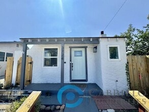 Building Photo - 3724 Nile St