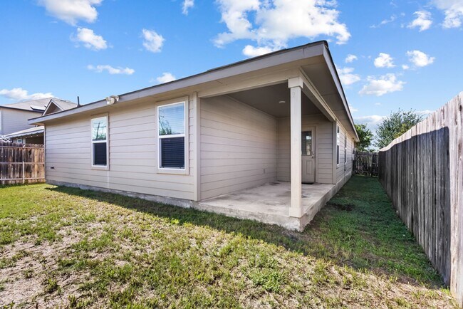 Building Photo - Well-Maintained 3-Bedroom Home – Ideal for Students & Professionals!