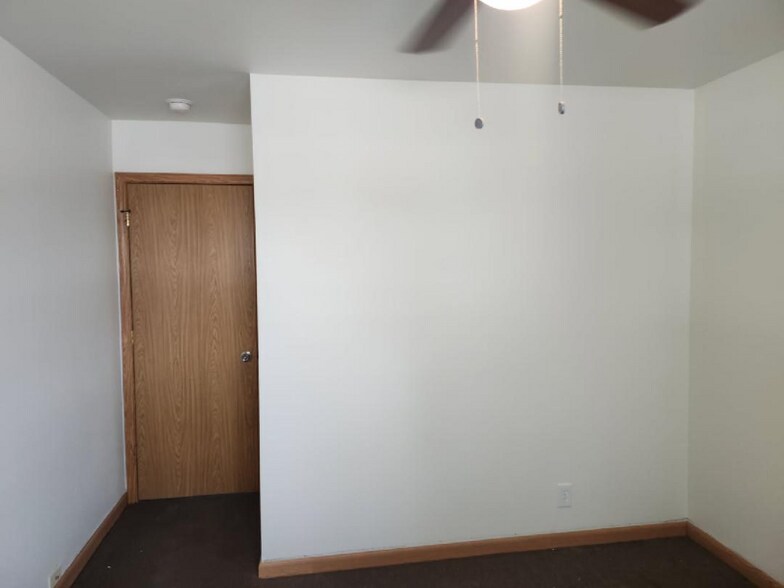 Building Photo - 5830 N 87th St