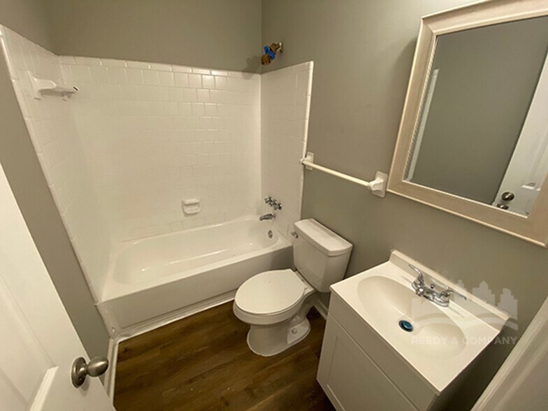 Building Photo - 5370 Haynes Dr