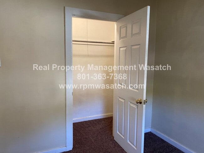 Building Photo - Come See This 4 Bedroom 1.5 bathroom single family home!!