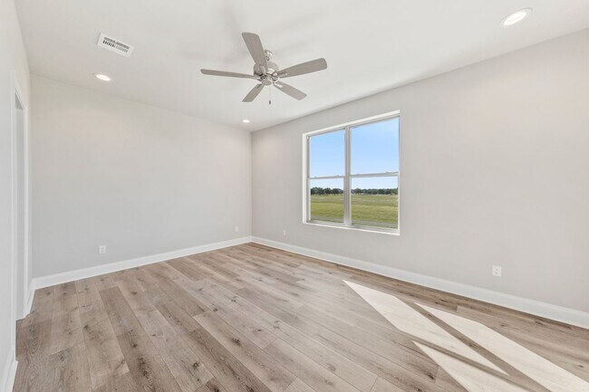 Building Photo - 109 Firethorn Dr