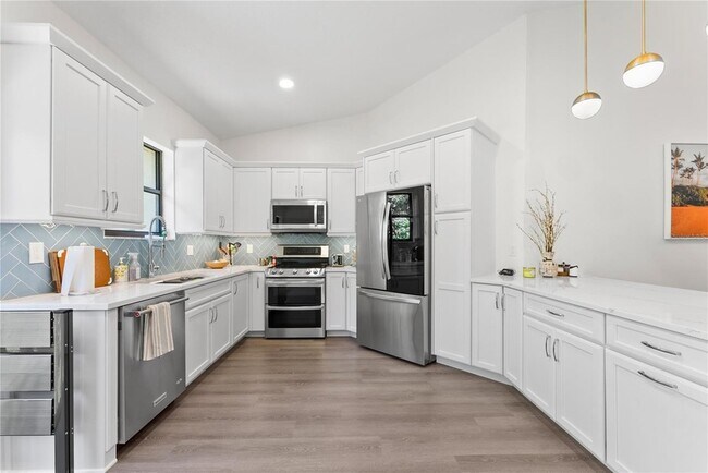 Building Photo - 1714 Starling Dr