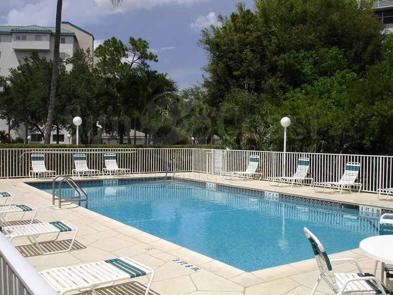 Community Pool & Covered/Open Picnic Pavilions - 285 Naples Cove Dr