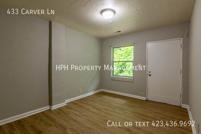 Building Photo - 433 Carver Ln