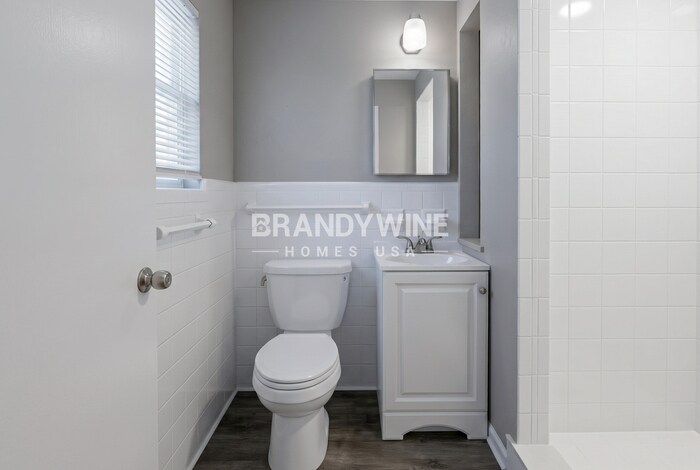 Building Photo - 2454 Buttonwood Dr