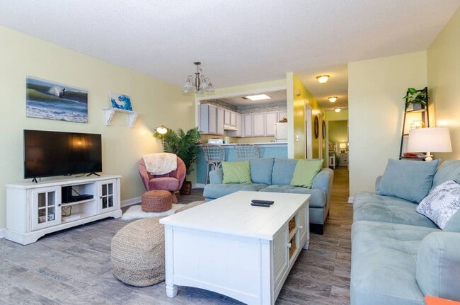 Building Photo - 1437 Fort Fisher Blvd S