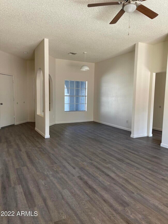 Building Photo - 10111 W Colter St