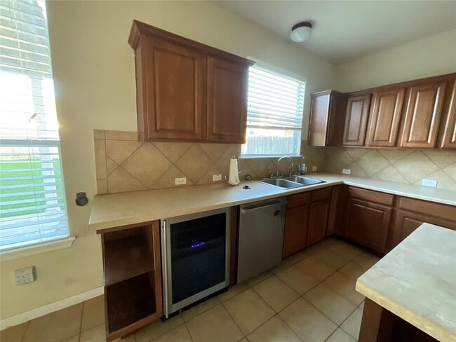 Building Photo - 4427 Meadowside Ln