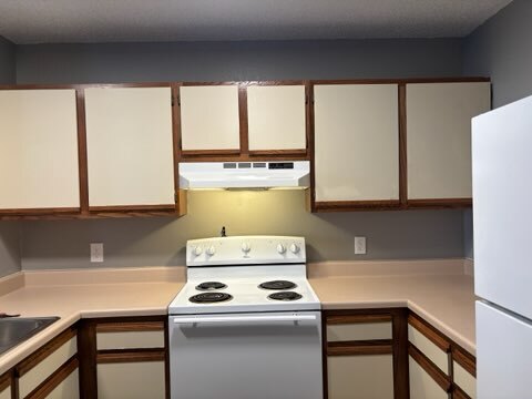 Building Photo - 307 Cedarview Ct