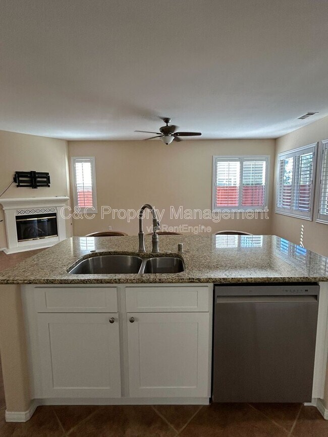 Building Photo - 30934 Crystalaire Dr
