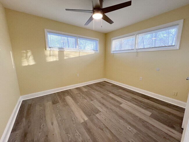 Building Photo - Move-In Specials Available! Completely Rem...