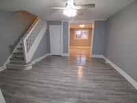 Building Photo - 3 BED 1 BATH HOME FOR RENT
