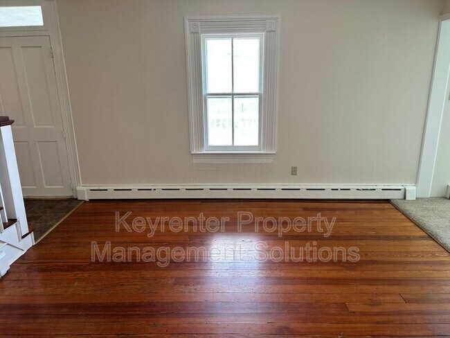 Building Photo - 209 Tanner Ln