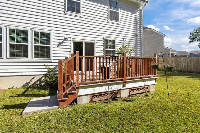 Building Photo - Beautiful Rental in Coosaw Preserve