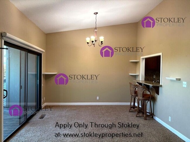 Building Photo - 1542 Ashwood Dr