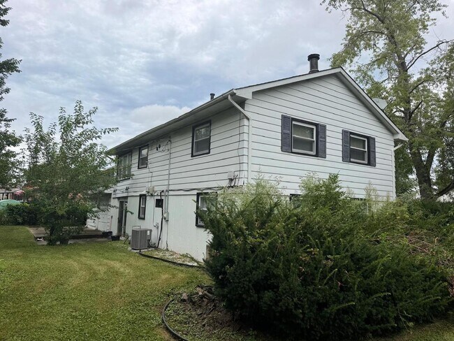 Building Photo - 15726 Avalon Ave
