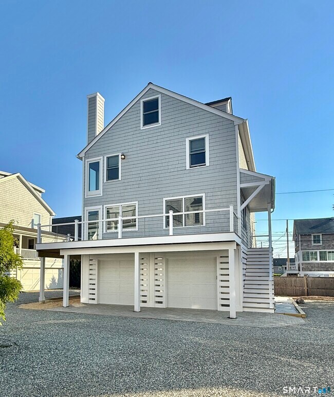 Building Photo - 691 Fairfield Beach Rd
