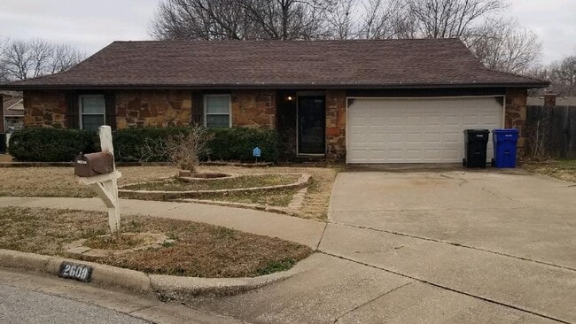 Primary Photo - 2608 S Sycamore Ave
