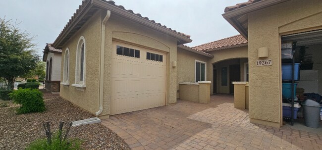 Building Photo - 19267 E Carriage Way