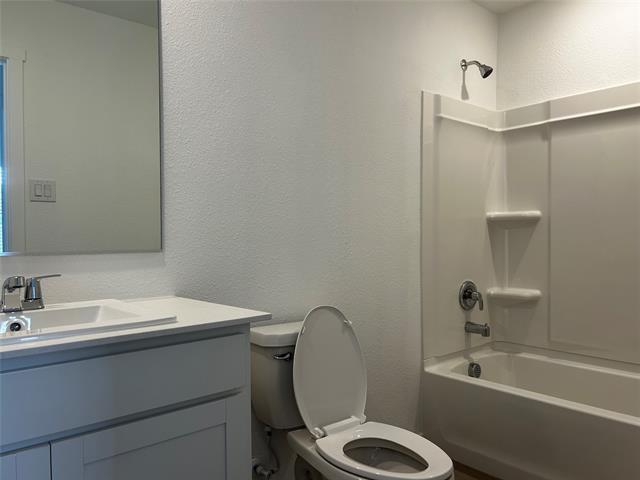 Building Photo - 701 Dressage Ln