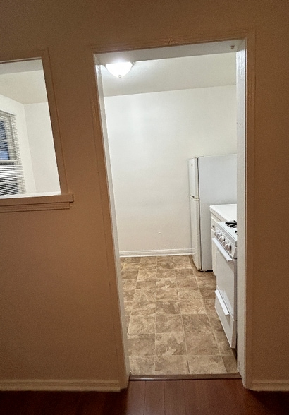 Building Photo - 1737 Sycamore Ave