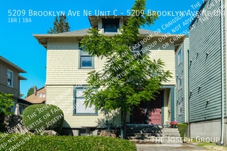 Building Photo - 5209 Brooklyn Ave NE