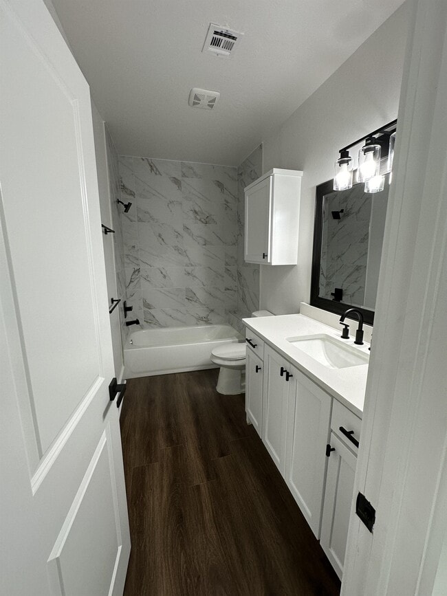 Building Photo - 2306 NW 16th St